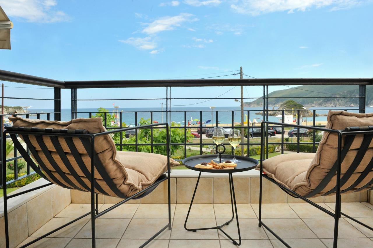 Seathon Seafront Beach Villa In Kalamitsi Bagian luar foto
