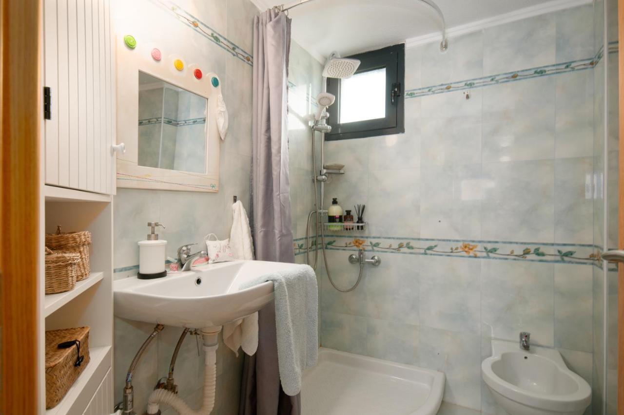 Seathon Seafront Beach Villa In Kalamitsi Bagian luar foto