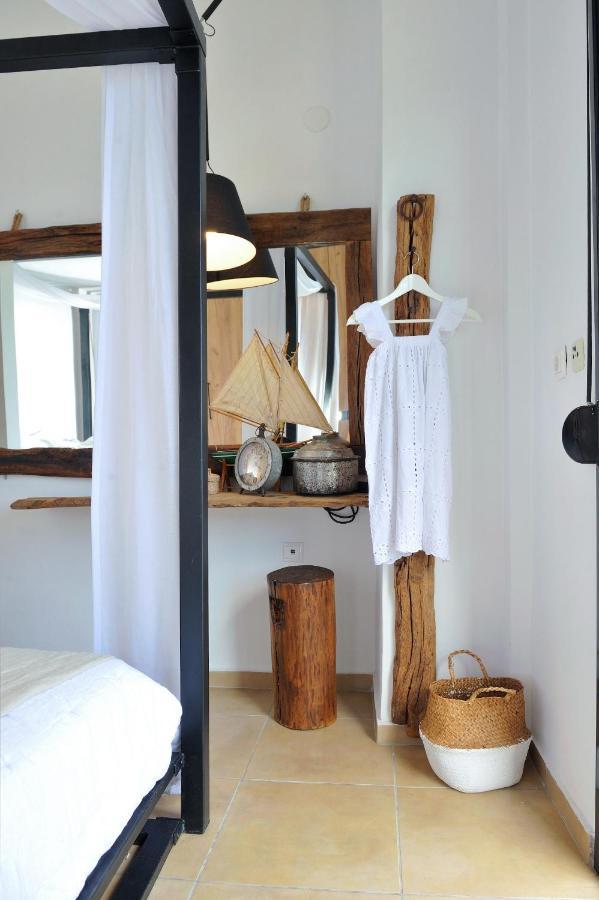 Seathon Seafront Beach Villa In Kalamitsi Bagian luar foto