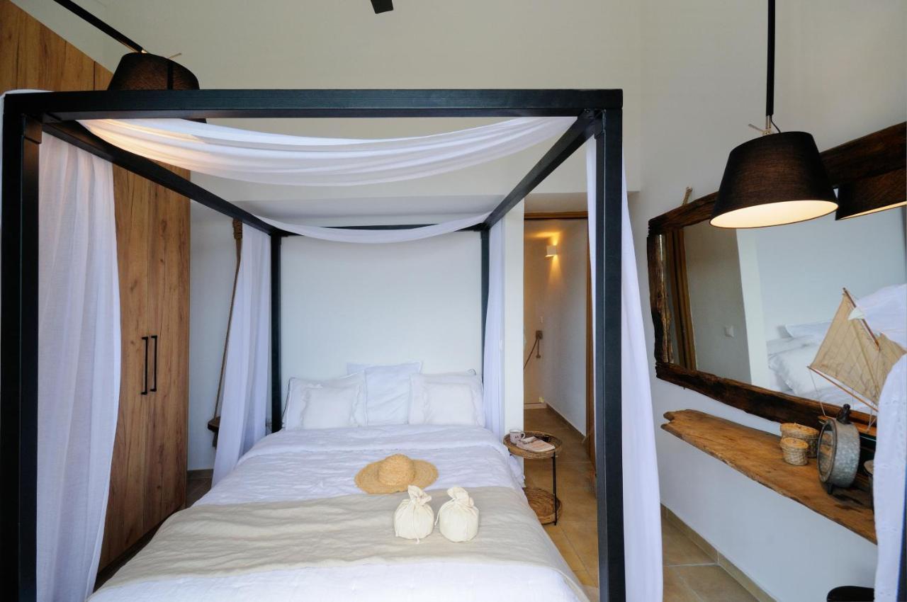 Seathon Seafront Beach Villa In Kalamitsi Bagian luar foto