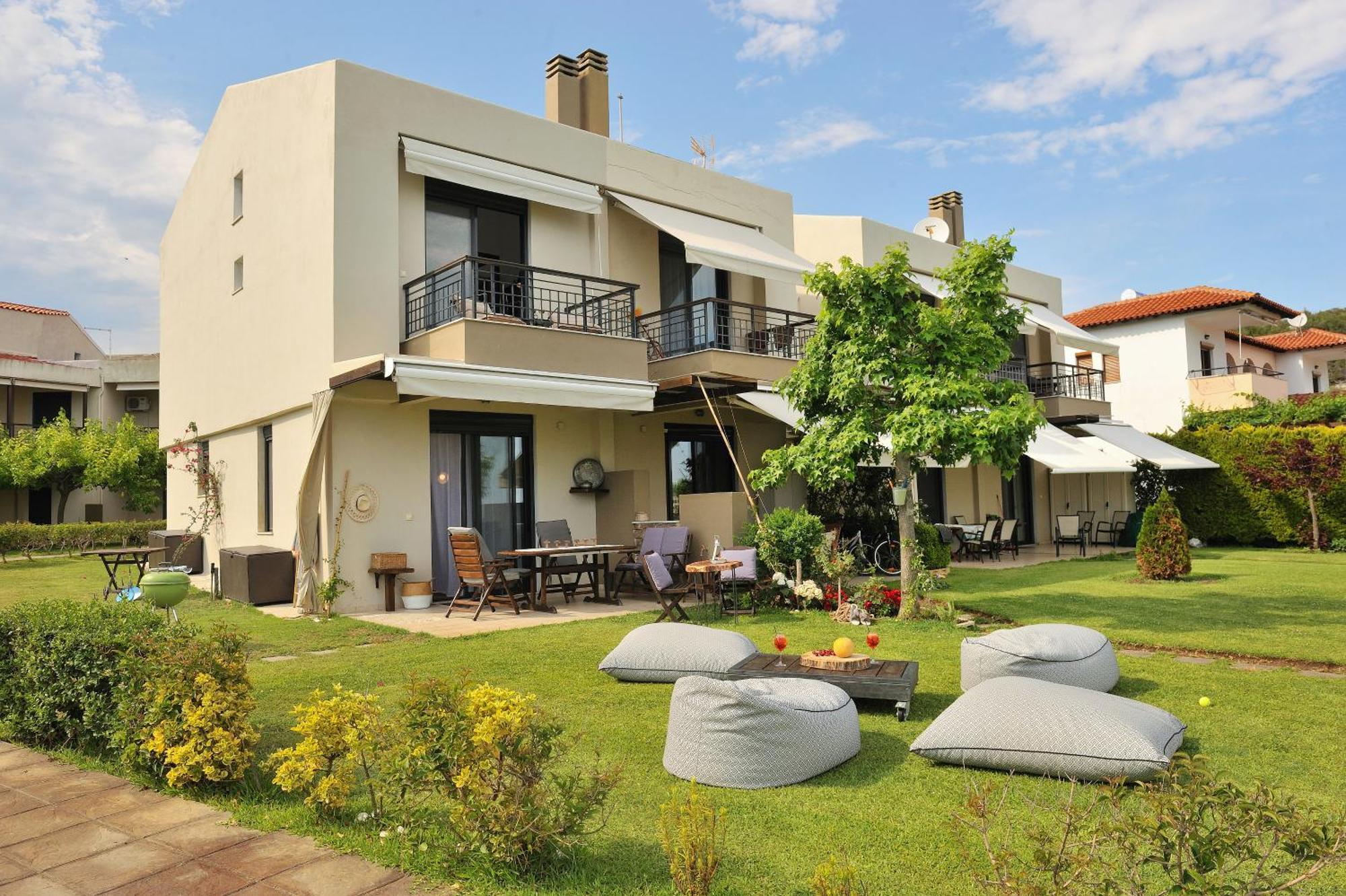 Seathon Seafront Beach Villa In Kalamitsi Bagian luar foto
