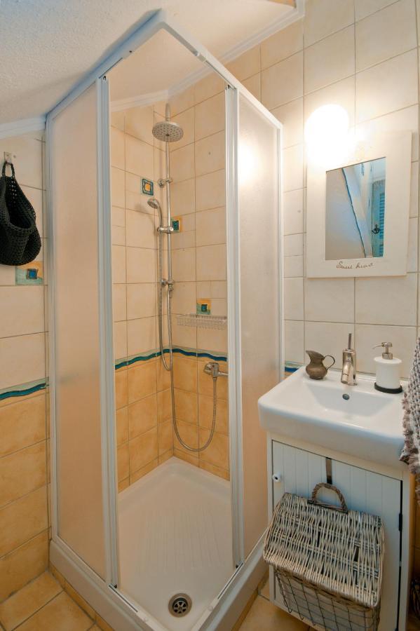 Seathon Seafront Beach Villa In Kalamitsi Bagian luar foto