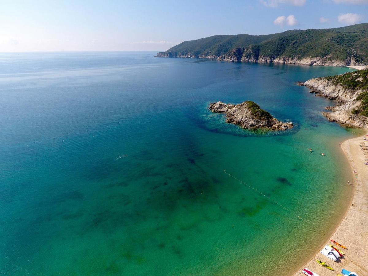 Seathon Seafront Beach Villa In Kalamitsi Bagian luar foto